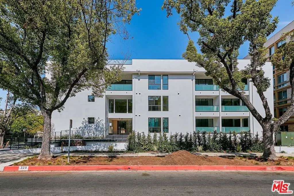 328 N Maple Drive 302, Beverly Hills, CA — listing photo 1