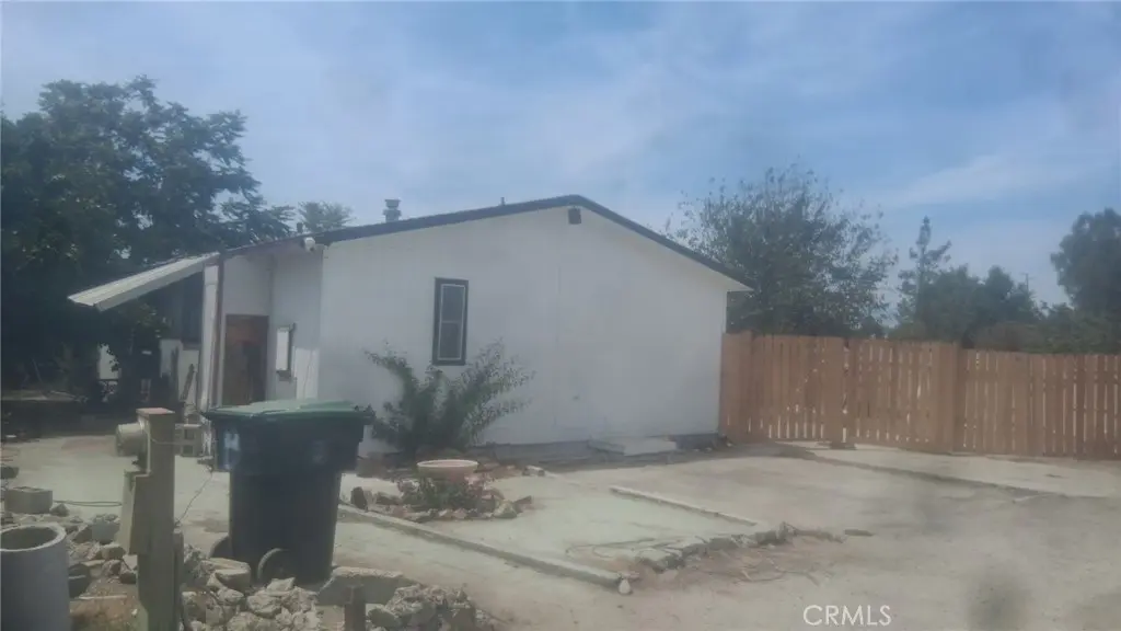 1590 W Menlo, Hemet, CA — listing photo 1