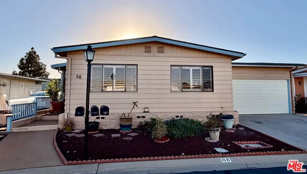 68 Poinsettia Gardens Drive 68, Ventura, CA — listing photo 1