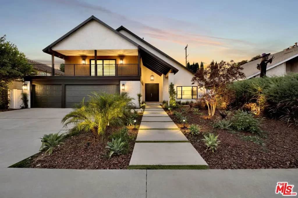 8815 Sari Avenue, Northridge, CA — listing photo 1