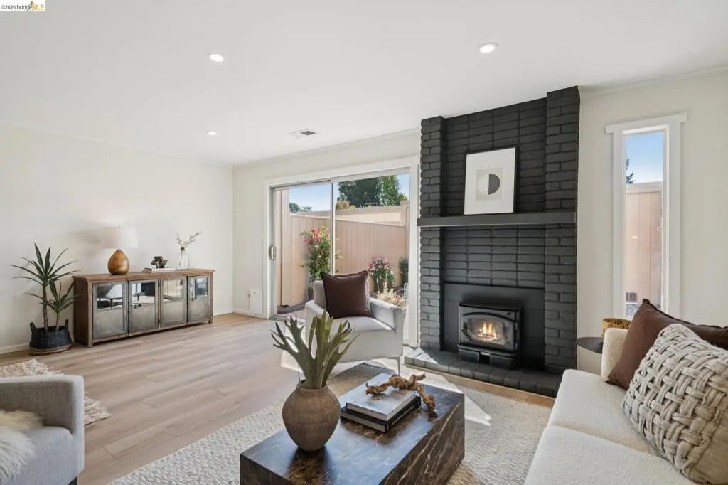 3153 Gilbert, Alameda, CA — listing photo 1