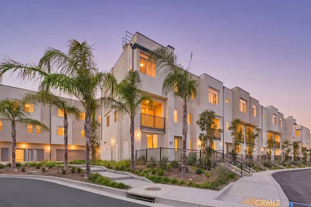 16261 W. San Fernando Mission Blvd 1, Granada Hills, CA — listing photo 1