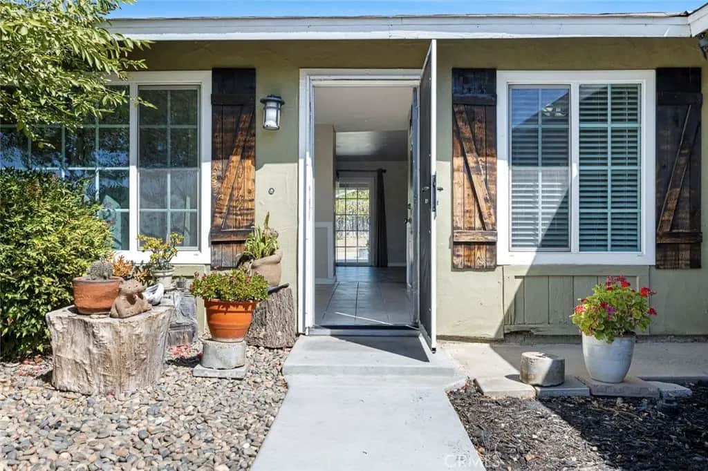 1301 Kennedy, Madera, CA — listing photo 1