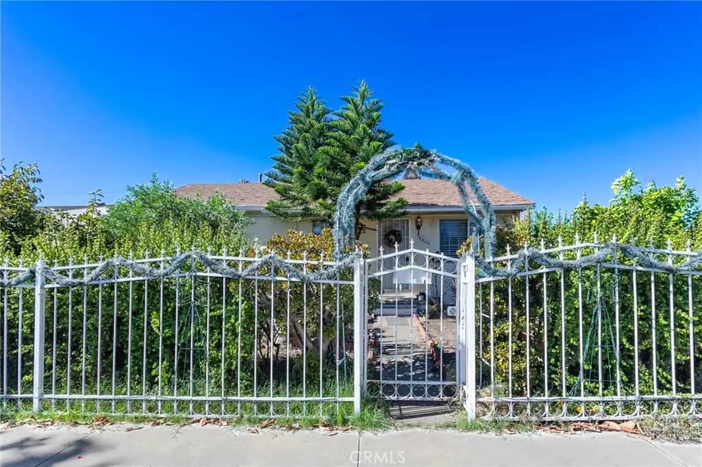 8465 Hazeltine, Panorama City, CA — listing photo 1