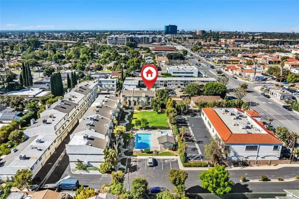 428 W 1st Street, Tustin, CA — listing photo 1