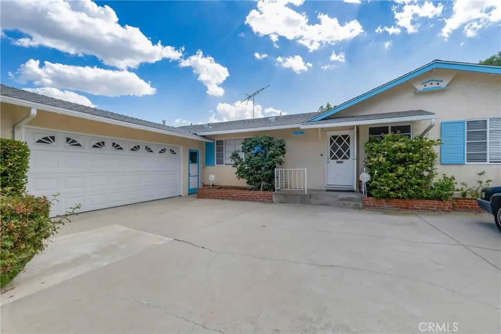 22300 Strathern Street, Canoga Park, CA — listing photo 1