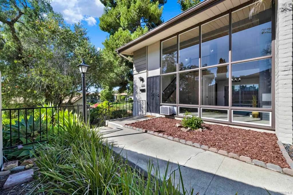 5750 Amaya Drive 20, La Mesa, CA — listing photo 1