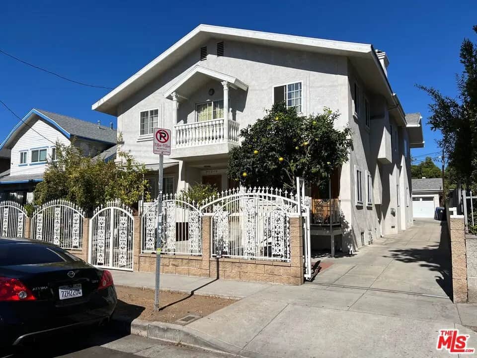 4621 Melbourne Avenue, Los Angeles, CA — listing photo 1