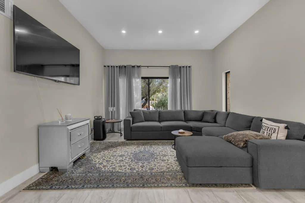 5803 Los Santos Drive 19, Palm Springs, CA — listing photo 1