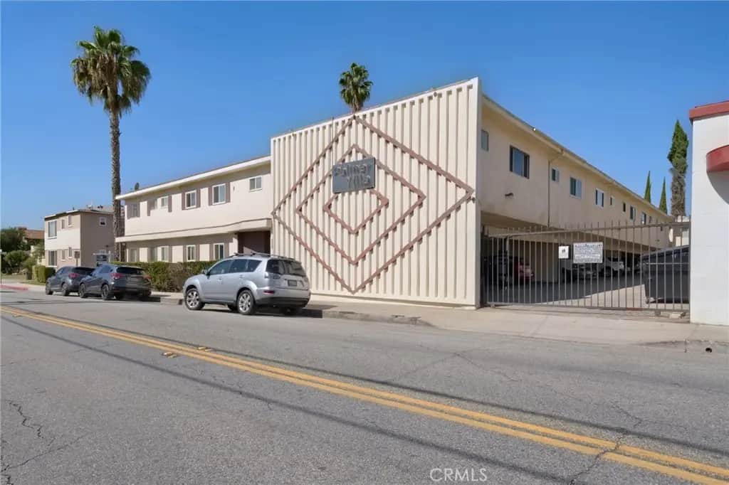 915 E Palmer Avenue 12, Glendale, CA — listing photo 1