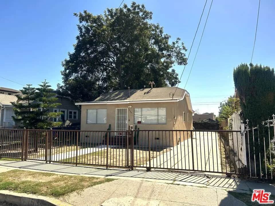 534 W Colden Avenue, Los Angeles, CA — listing photo 1