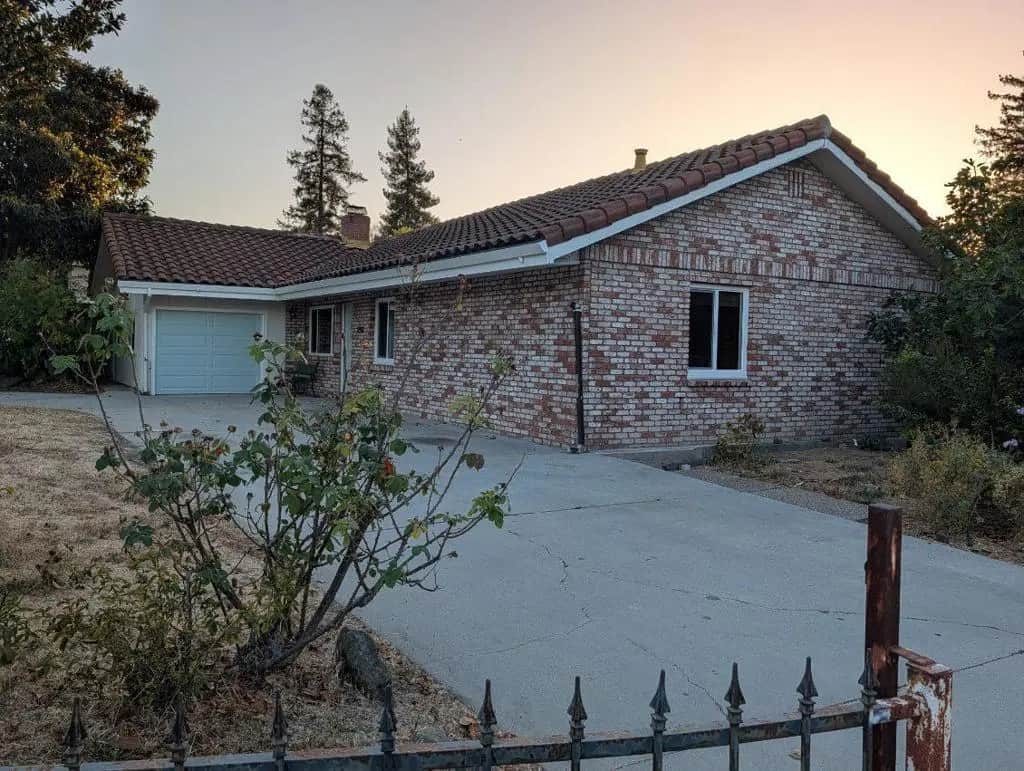 290 N Rengstorff Avenue, Mountain View, CA — listing photo 1