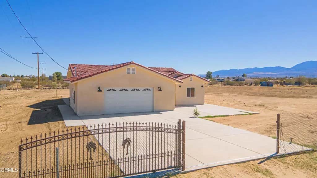 37660 115th Street E, Littlerock, CA — listing photo 1