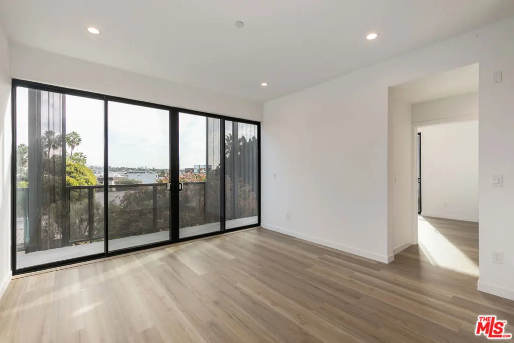 829 Larrabee Street 201, West Hollywood, CA — listing photo 1