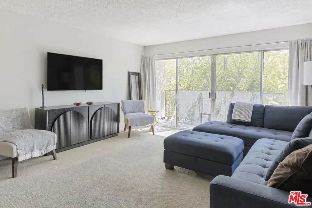 6771 Springpark Avenue 102A, Los Angeles, CA — listing photo 1