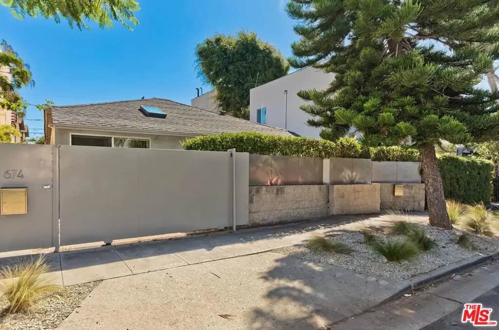 674 San Juan Avenue, Venice, CA — listing photo 1