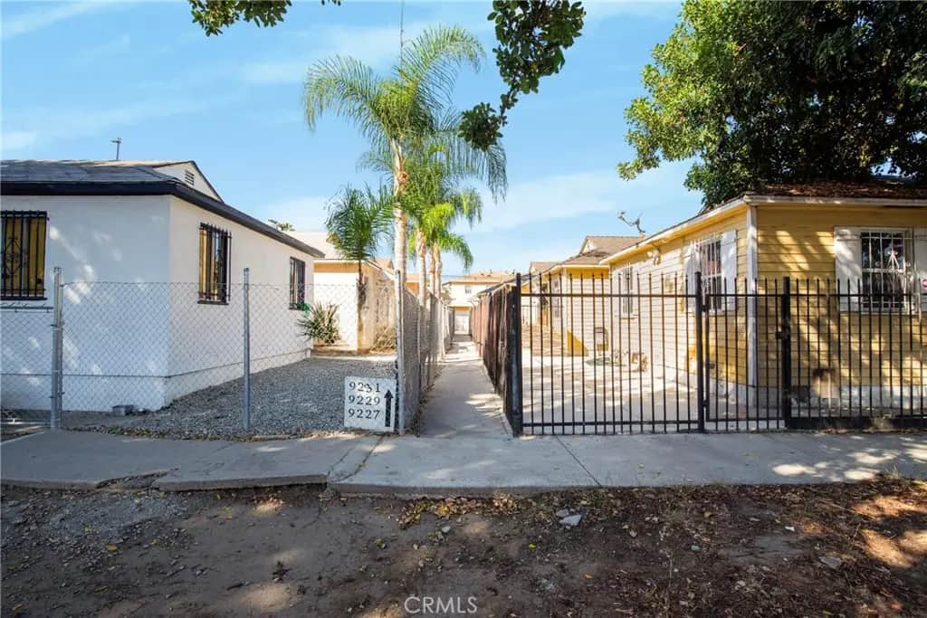 9227 S Western Avenue, Los Angeles, CA — listing photo 1