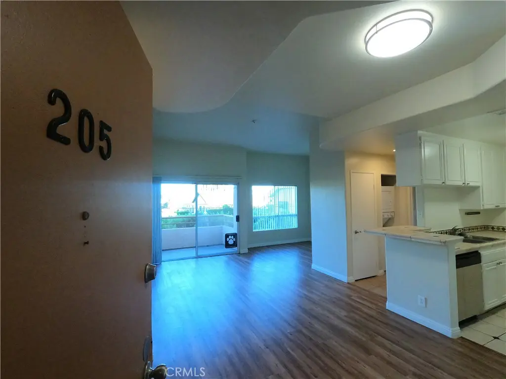 5060 Kester Avenue 205, Sherman Oaks, CA — listing photo 1