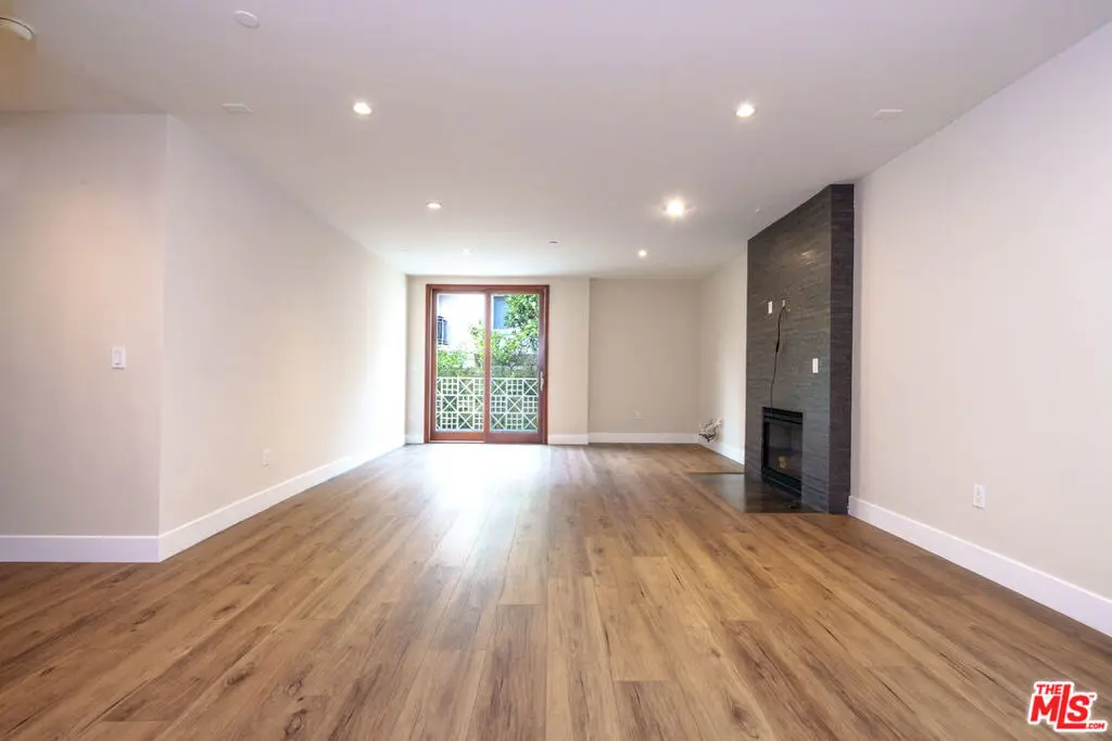 1929 Selby Avenue 301, Los Angeles, CA — listing photo 1