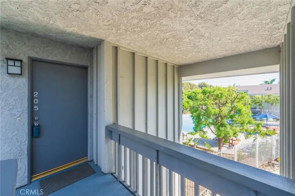 16872 Pacific Coast Highway 205, Huntington Beach, CA — listing photo 1