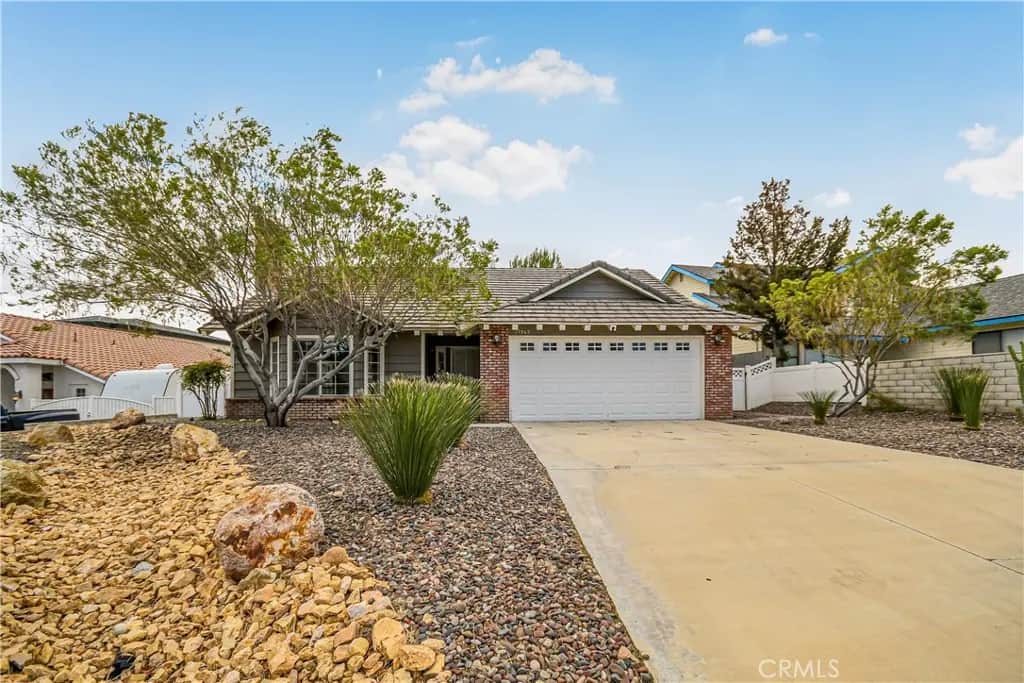 17965 Vista Point, Victorville, CA — listing photo 1