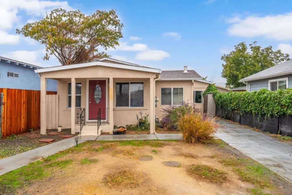 1827 102nd Avenue, Oakland, CA — listing photo 1