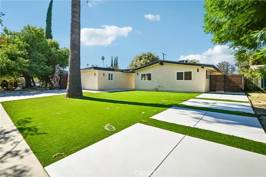 7831 Capistrano, West Hills, CA — listing photo 1
