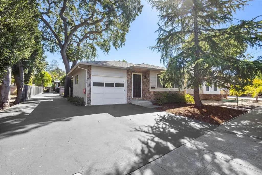 911 Madison Avenue, Redwood City, CA — listing photo 1