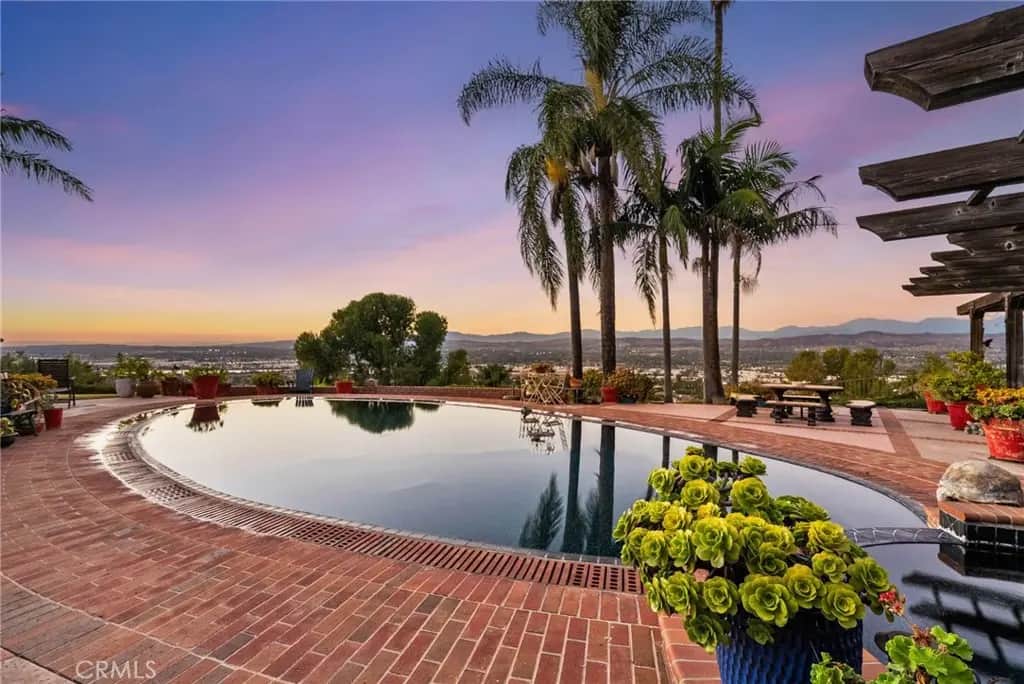 701 S Londerry Lane, Anaheim, CA — listing photo 1
