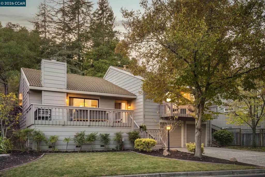 900 Augusta Dr, Moraga, CA — listing photo 1