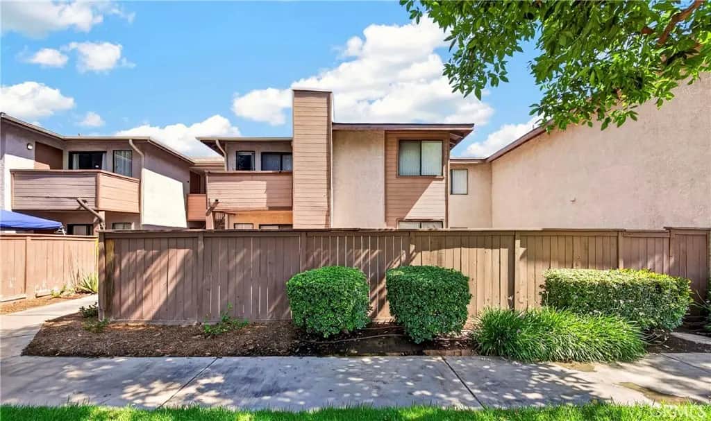 1315 Massachusetts Avenue 103, Riverside, CA — listing photo 1