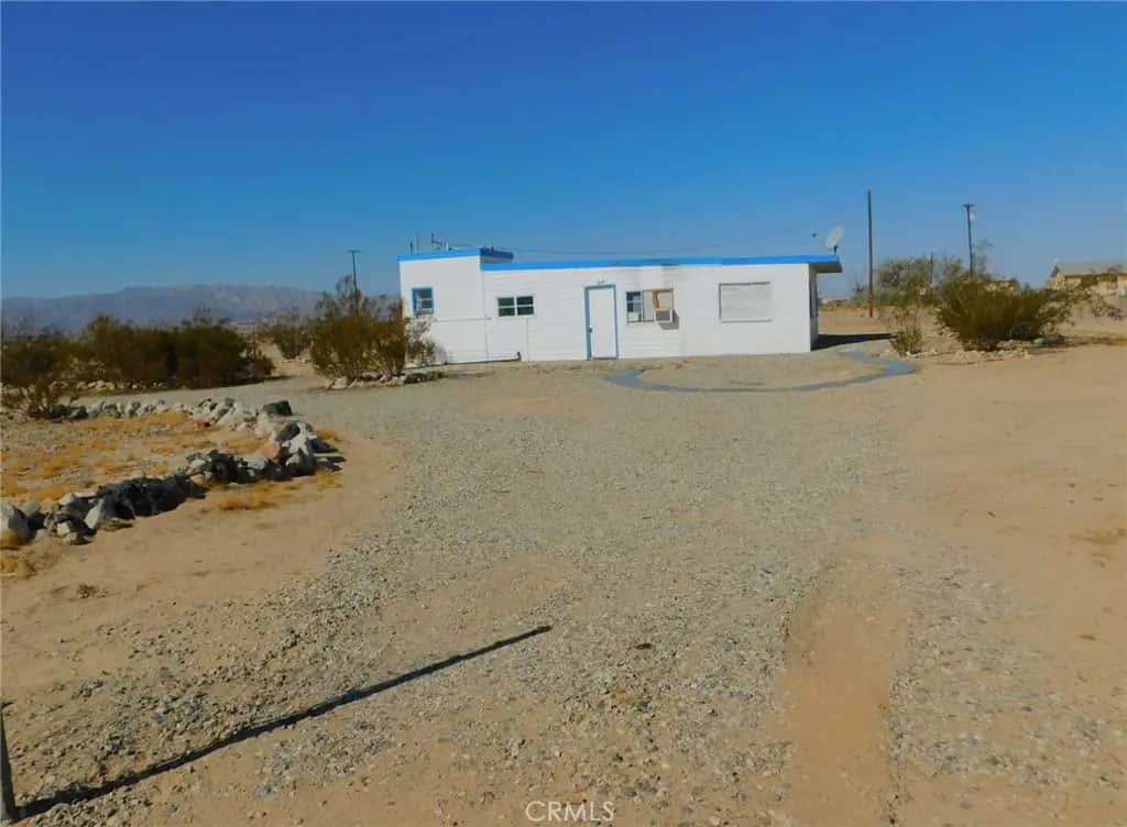 5052 Henry, 29 Palms, CA — listing photo 1