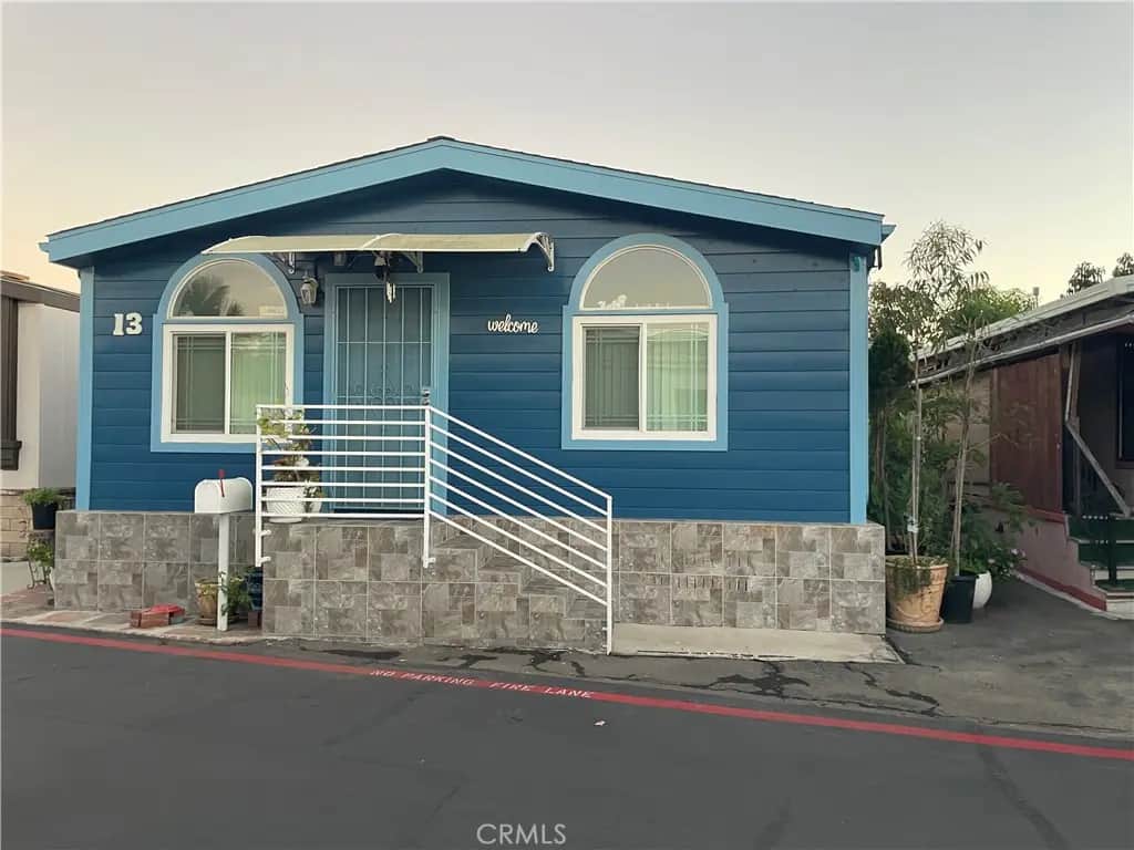 2191 Harbor 13, Costa Mesa, CA — listing photo 1