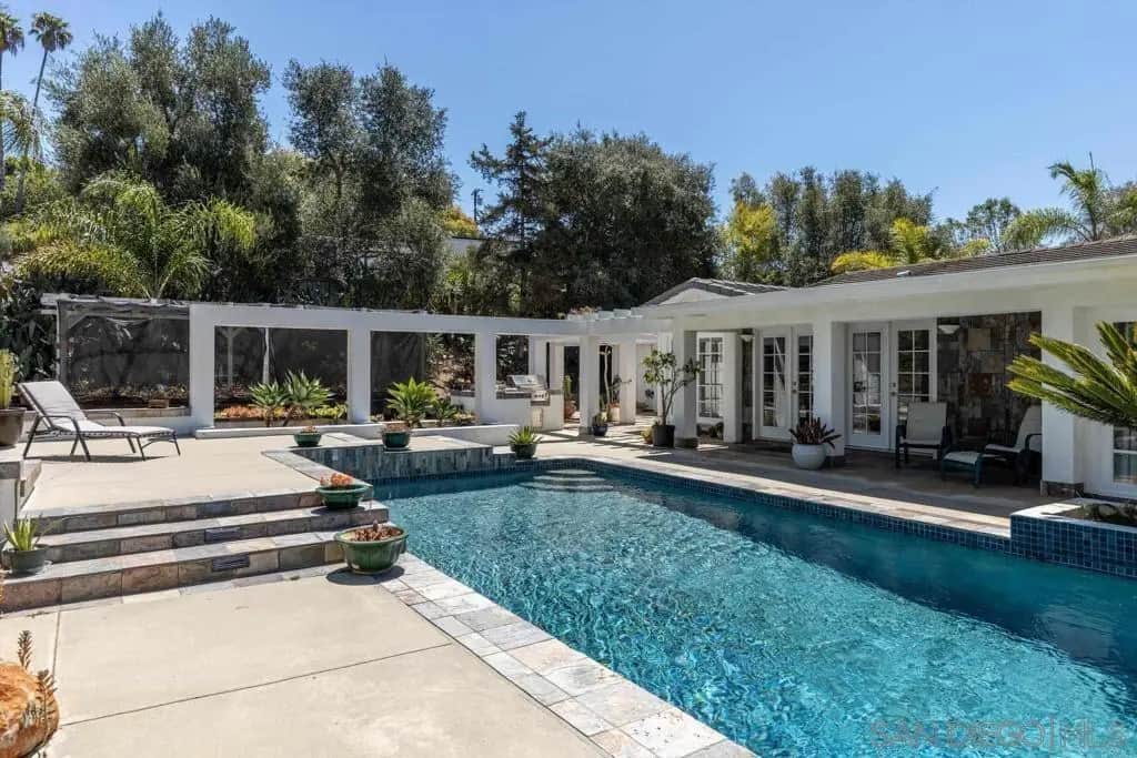1556 VIA RANCHO PKWY, Escondido, CA — listing photo 1