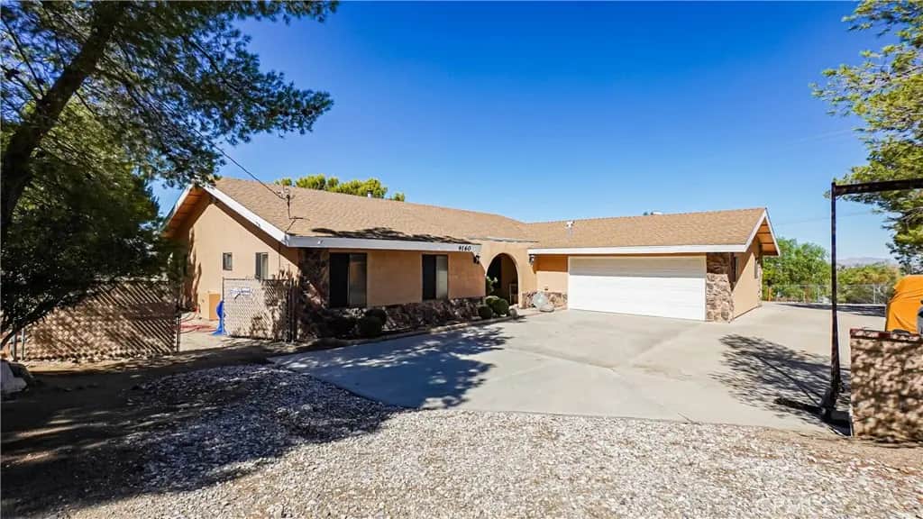 9160 Buena Vista Street, Apple Valley, CA — listing photo 1