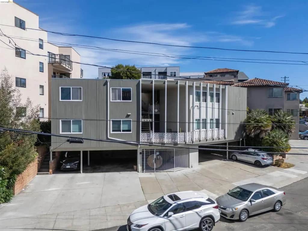 296 Lester Ave, Oakland, CA — listing photo 1