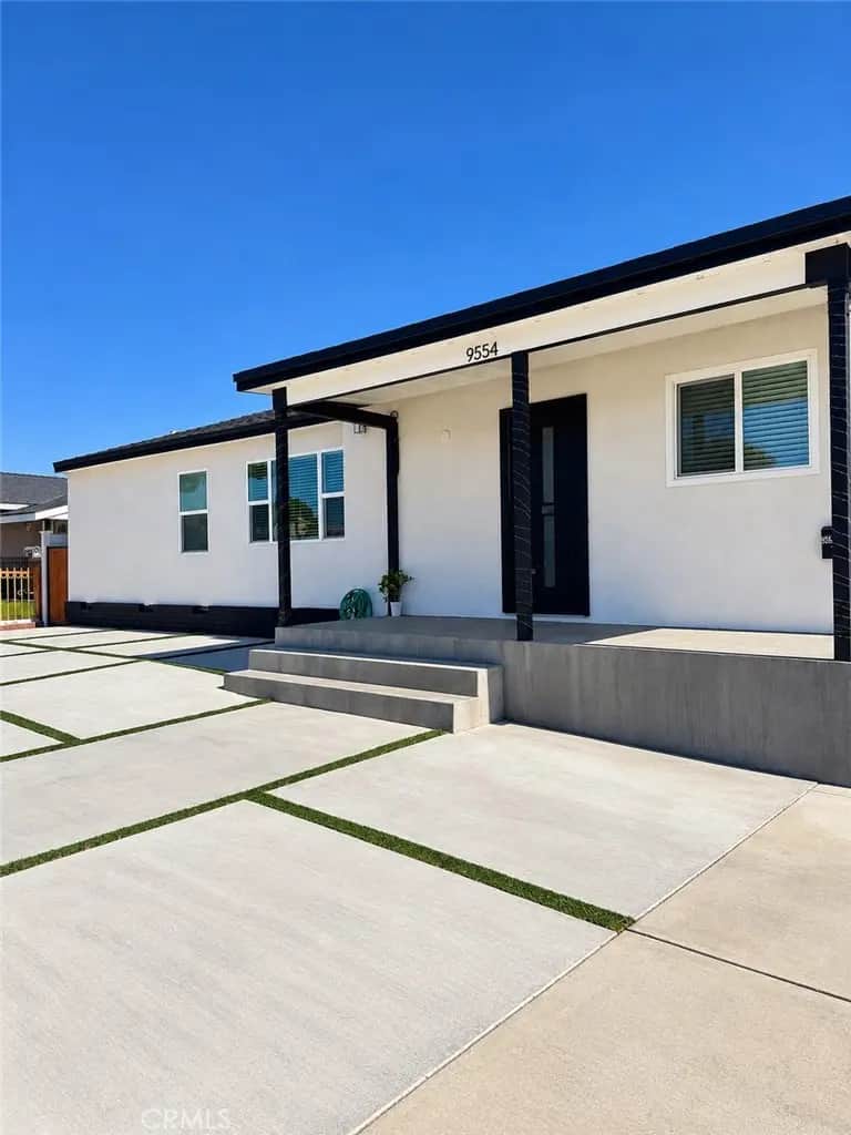 9554 San Antonio Avenue, South Gate, CA — listing photo 1