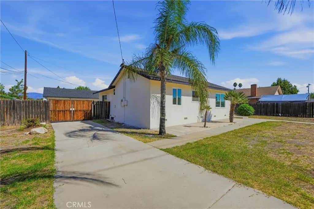 883 E Columbia Avenue, Pomona, CA — listing photo 1