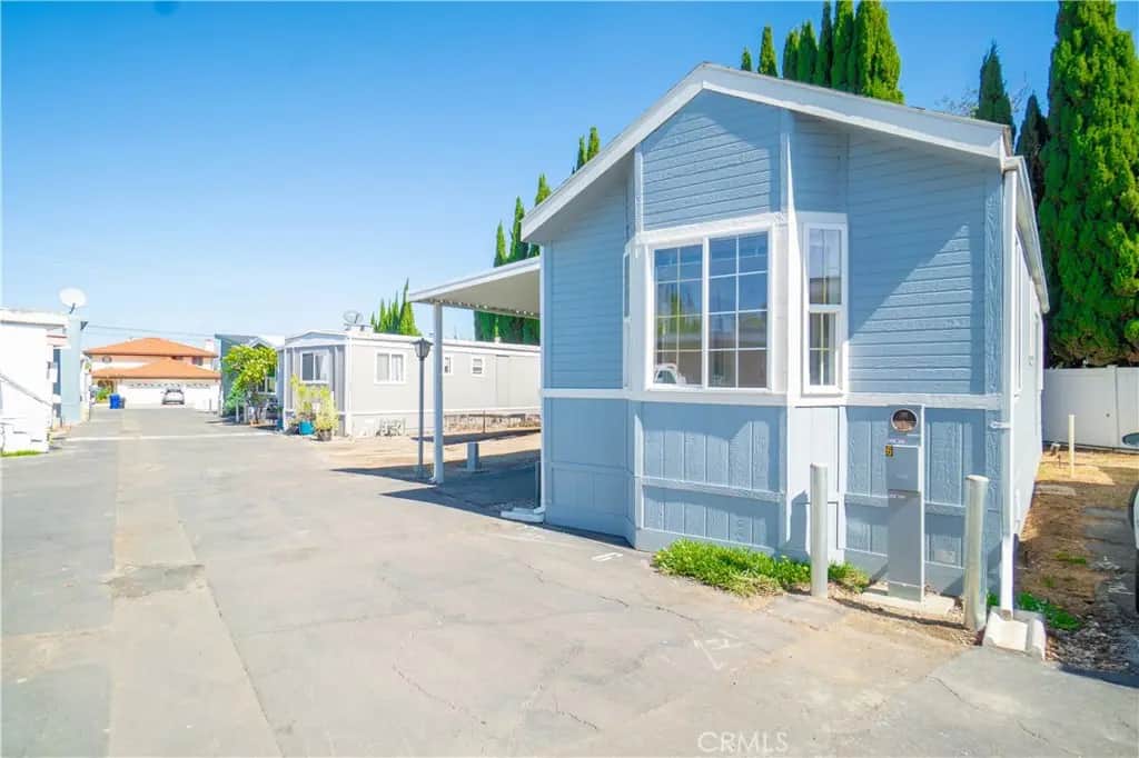2350 250 Street 6, Lomita, CA — listing photo 1