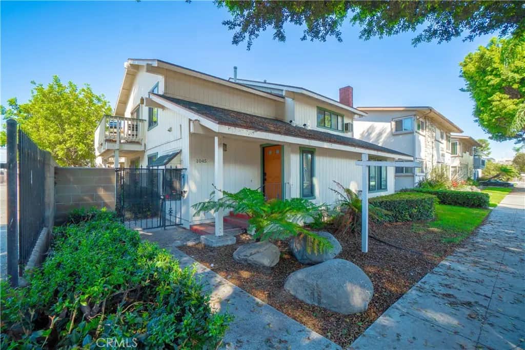 1045 E 3rd Street 4, Long Beach, CA — listing photo 1