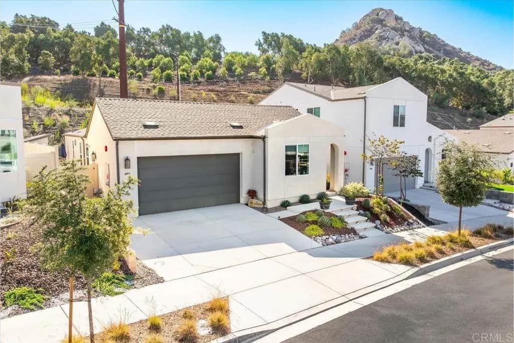 461 Meadowood Street, Fallbrook, CA — listing photo 1