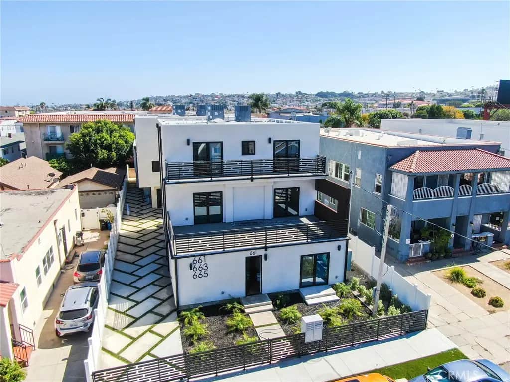 663 W. 11th St., San Pedro, CA — listing photo 1