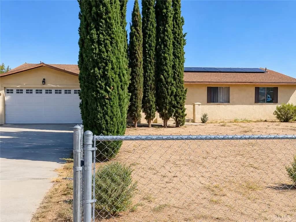 10377 Peach, Hesperia, CA — listing photo 1