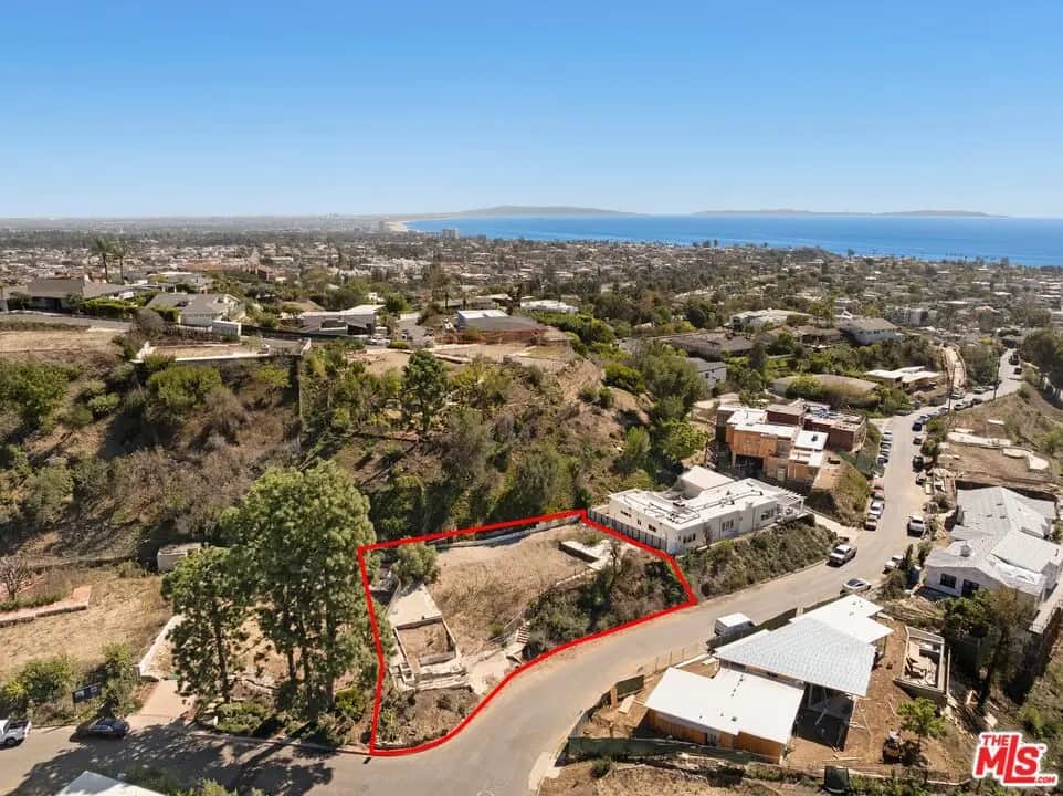 1140 Las Lomas Avenue, Pacific Palisades, CA — listing photo 1