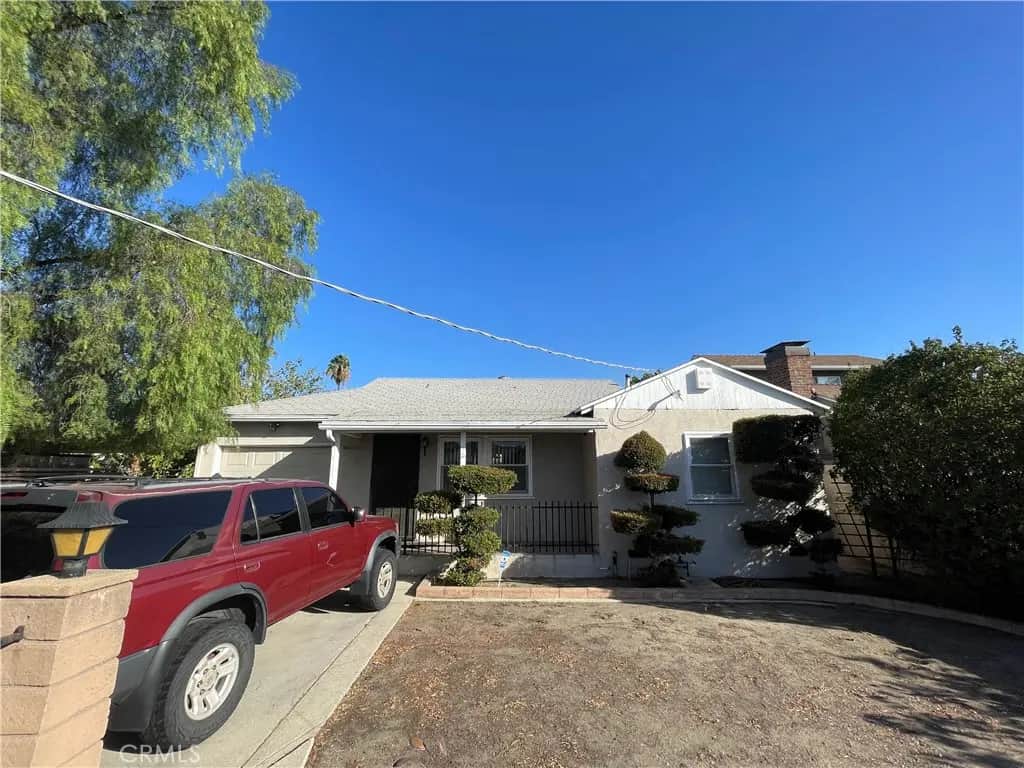 11751 Arminta, North Hollywood, CA — listing photo 1