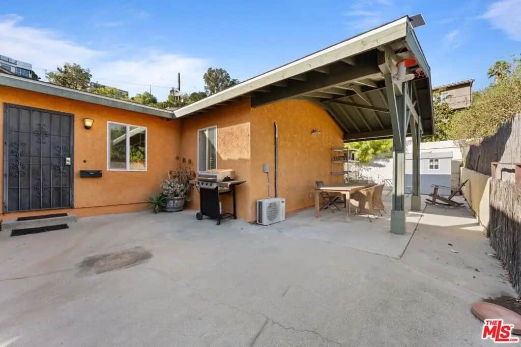 2223 Oak Glen Place, Los Angeles, CA — listing photo 1