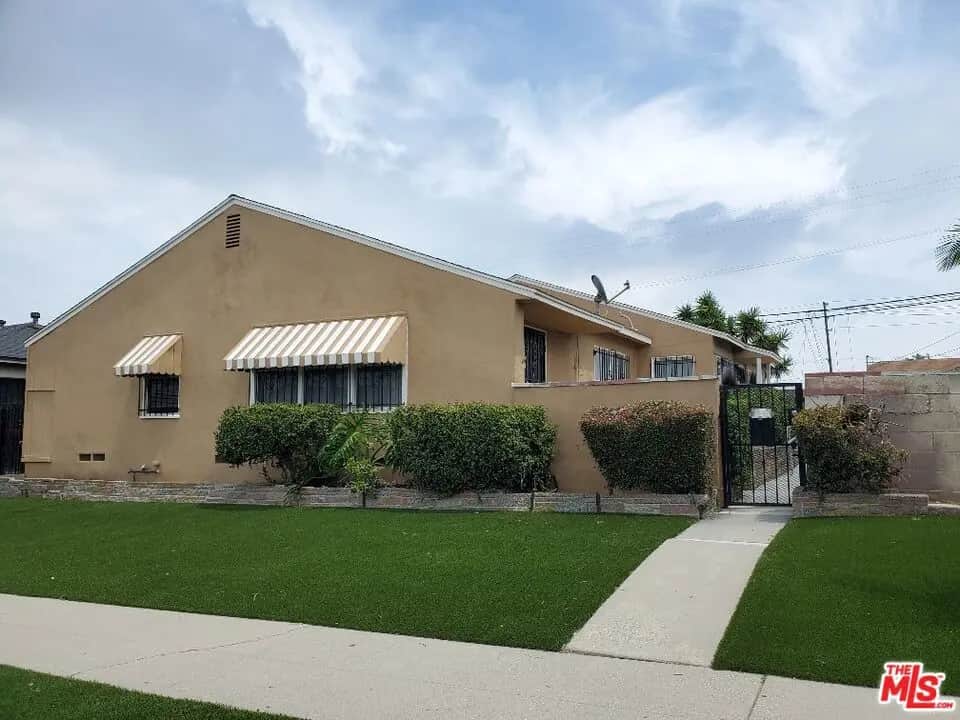 9424 S Manhattan Place, Los Angeles, CA — listing photo 1