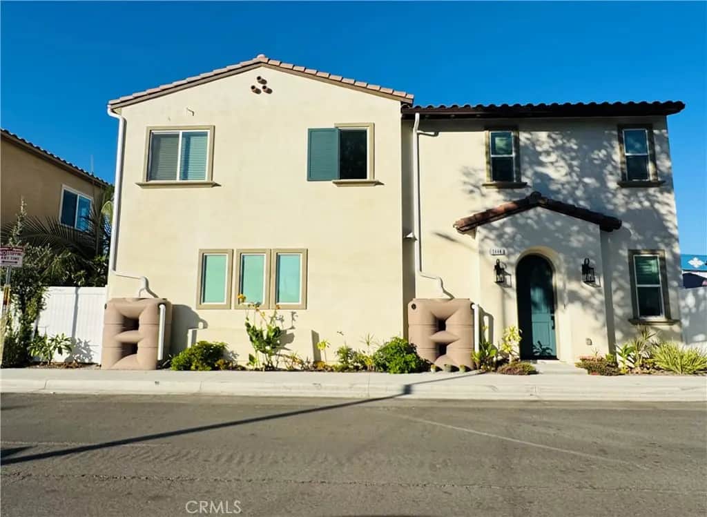 1444 Plaza Del Amo, Torrance, CA — listing photo 1