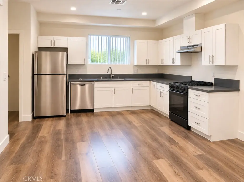 3996 La Salle Avenue, Los Angeles, CA — listing photo 1