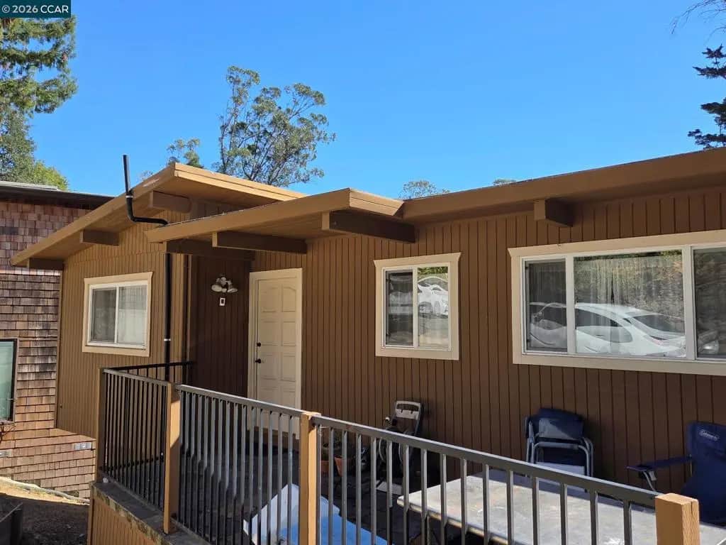 6926 Chambers Dr, Oakland, CA — listing photo 1